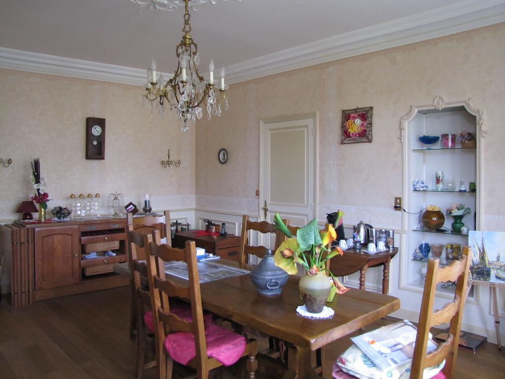 La Tourelle Des Echelles Bed and Breakfast Lésigny Εξωτερικό φωτογραφία
