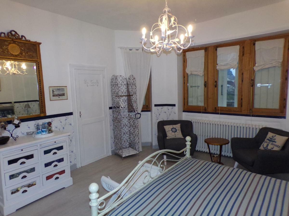 La Tourelle Des Echelles Bed and Breakfast Lésigny Εξωτερικό φωτογραφία